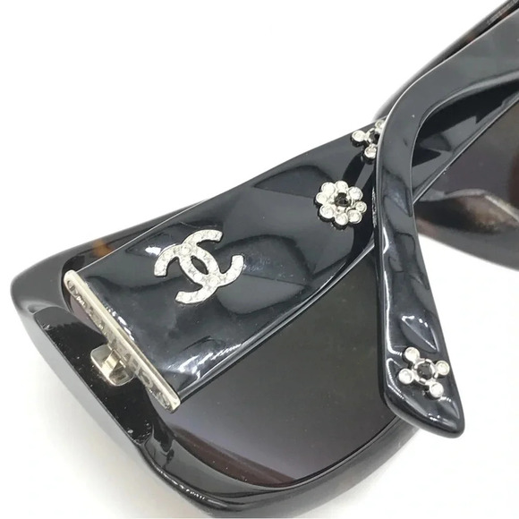Vintage Chanel Sunglasses - Picture 11 of 14